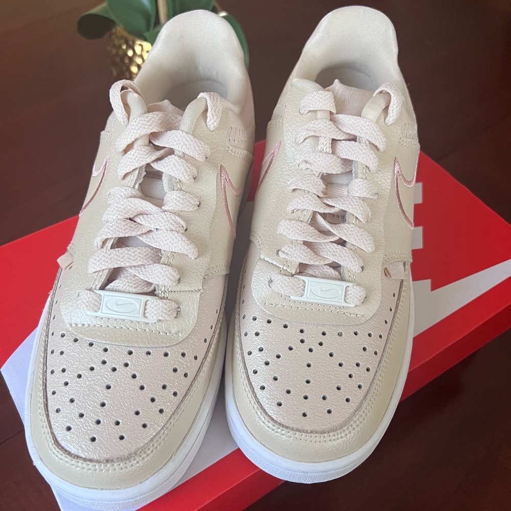 Women’s Nike shoes